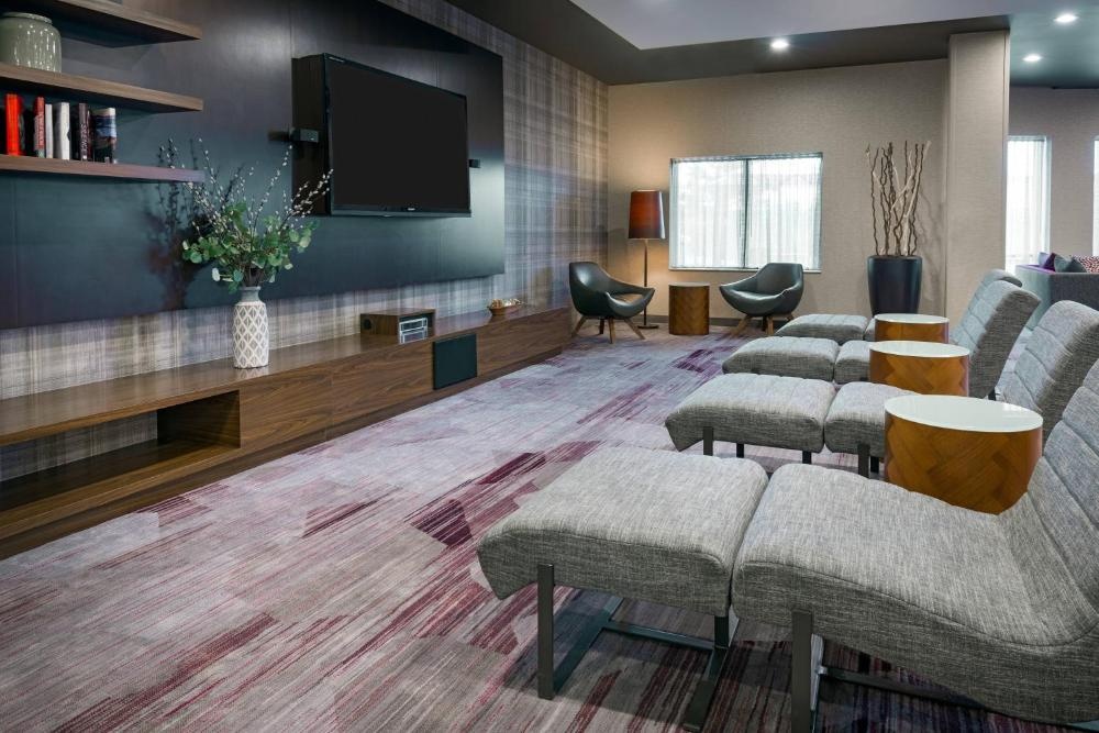 Queen Room with Two Queen Beds and Adapted Tub - Mobility and Hearing Accessible